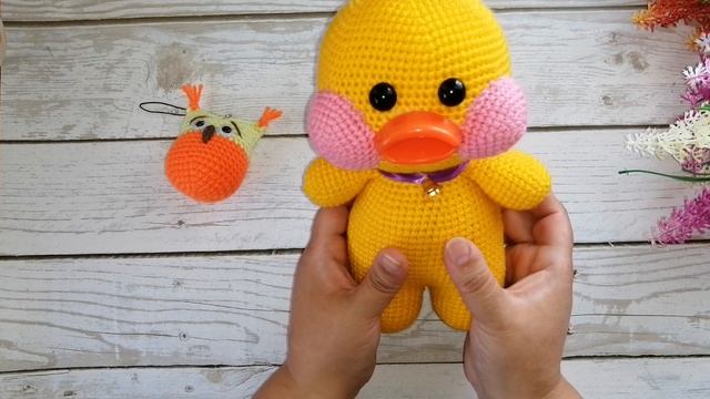 Утка Лалафан /связала игрушку крючком на заказ/ дарю подарки