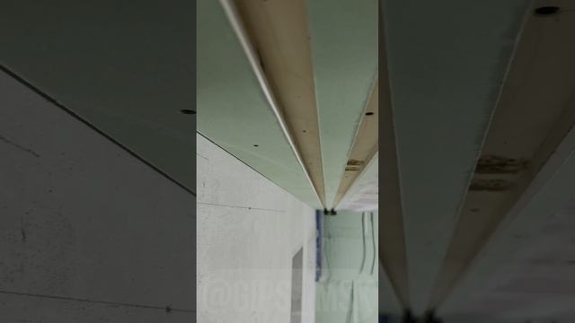 Установка электрического карниза для штор в звукоизоляционный потолок