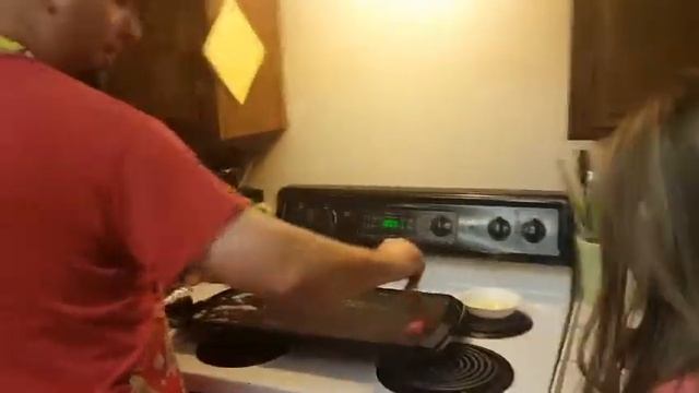 Alice Makes Strawberry Pancakes