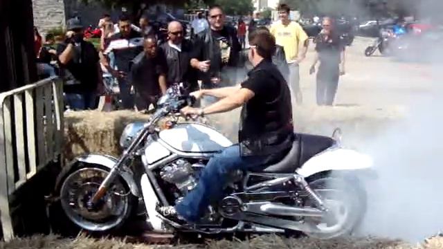 V-Rods and HotBods 2 Republic Harley Davidson Burnout 4