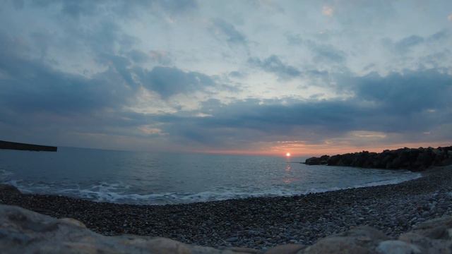 Закат под красивую и спокойную музыку . Сочи , пляж Красный Штурм.