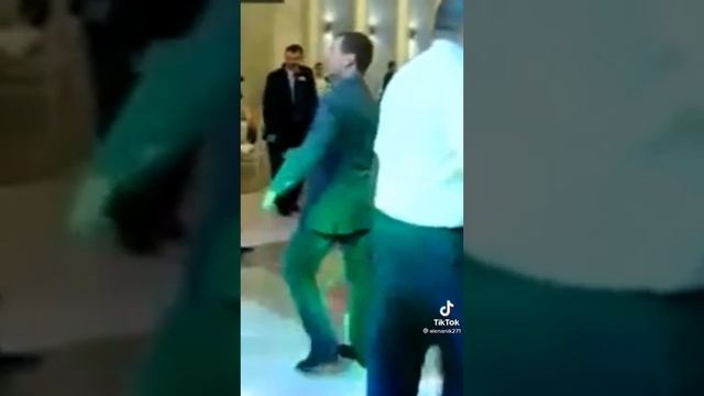 танцевать