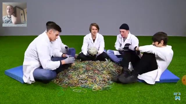 Реакция на Mamiks попрыгунчик из 30 000 концелярских резинок!/Afans
