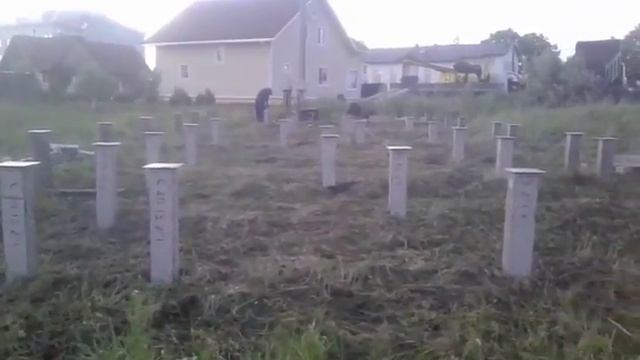 Завершен монтаж жб свай. Забивные жб сваи