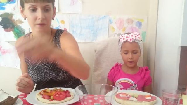 Бургер челлендж 🍔Кокос и копченая рыба 😁Шоколад и кетчуп 😂Burger challenge 🍔