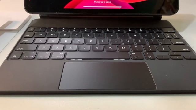 MAGIC KEYBOARD FOR IPAD PRO: UNBOXING