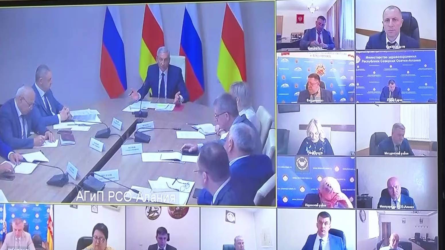 Борис Джанаев провел совещание с кабинетом министров