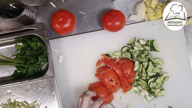 Салат с пекинской капустой огурцом помидором