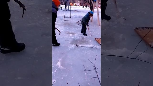 Дед Максим приготовил суп