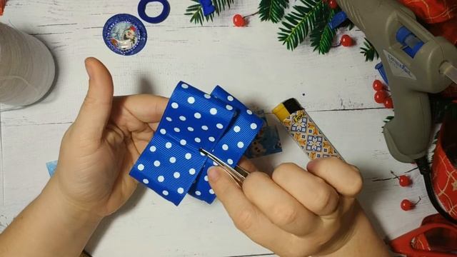 Новогодние бантики с снеговиком мк
