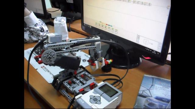 SDC14780. Манипулятор Lego Mindstorms Education EV3.