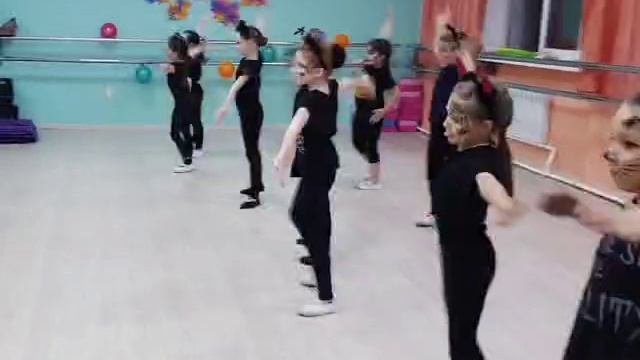 "Хэллоуин" Танцы Находка