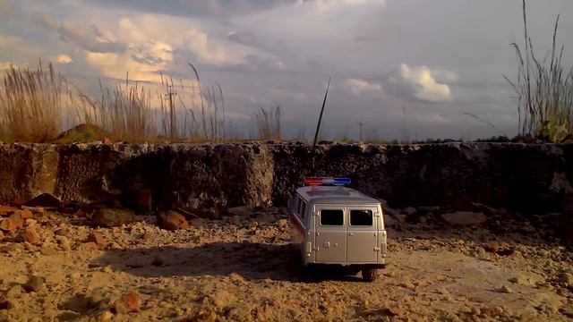 Уаз 452/2206 "МЧС" 1:43 "Carline"