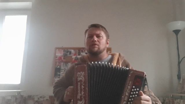 Вот,кто-то с горочки спущается...