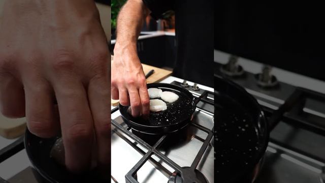 Tomato & Red Onion Half Shelled Scollops