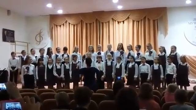 Выступление 5  класс хор