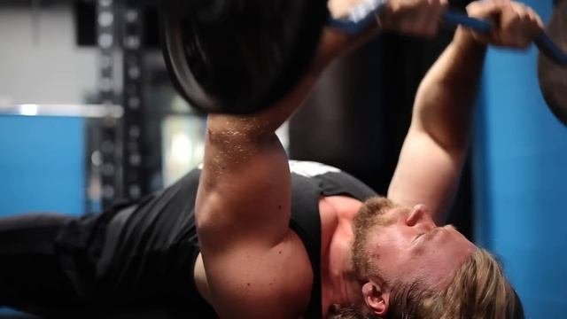 TRICEPS - Anatomy of a BUFF DUDE