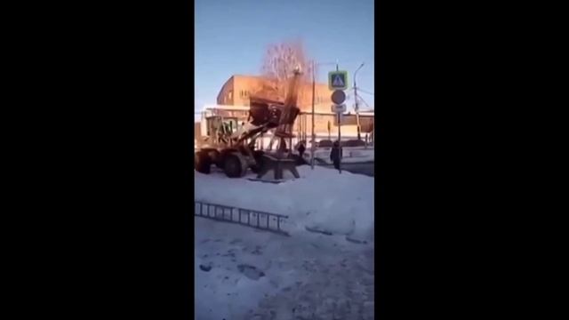 В Самаре снесли копию Эйфелевой башни...