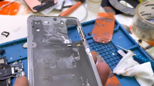 Samsung Galaxy S21, исправляем косяки неопытных мастеров