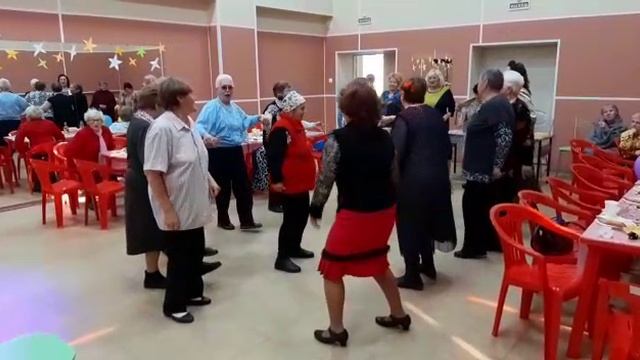 ВЕЧЕРНЯЯ ПРОГРАММА В ДЕНЬ ПОЖИЛОГО ЧЕЛОВЕКА