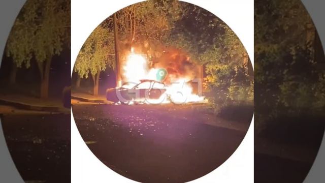 В Белгороде машина полностью загорелась после очередной атаки ВСУ
