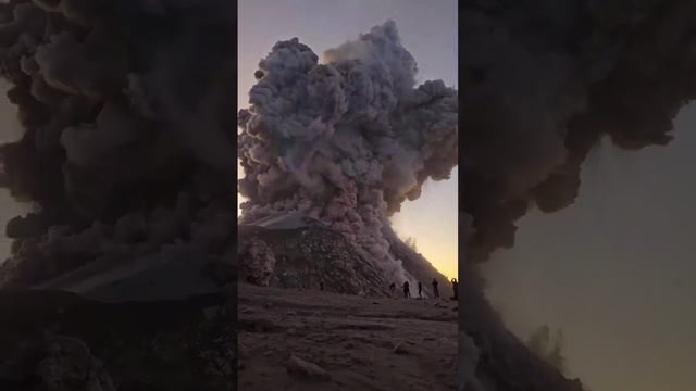 В Гватемале началось мощное извержение вулкана Сантьягито