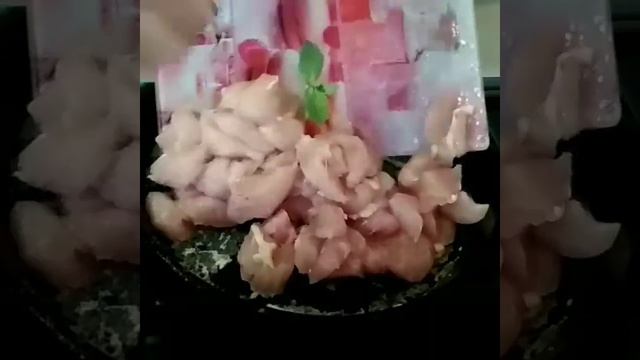 Куриное филе в сметанном соусе