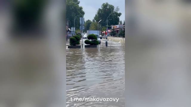 Ливень разрушил пляжи Анапы