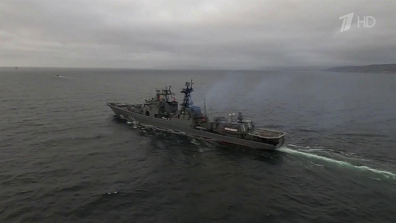 Корабли во главе с "Вице-адмиралом Кулаковым" вышли в поход из Мурманской области