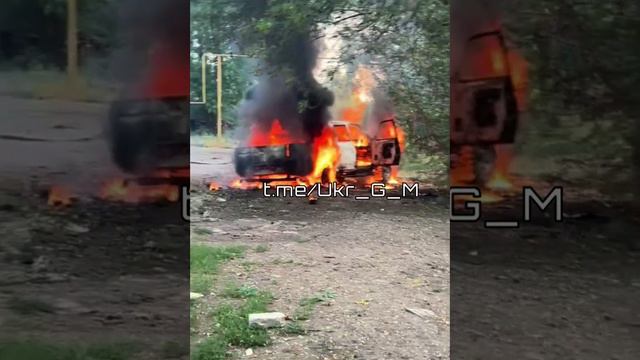 ❗️Красиво горит
Автомобиль эвакуации ВСУ догорает после прилета снаряда от российских артиллеристов