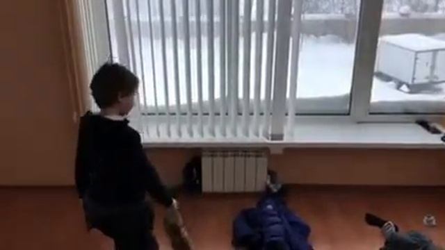Ребёнок после поездки на снегоходе отказался ездить на нём смотреть всем
