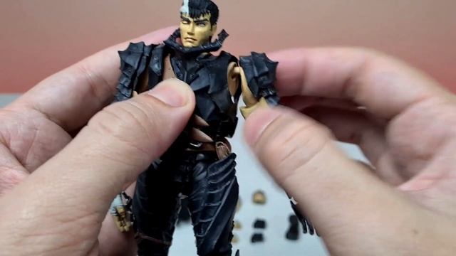 GUTS BERSERKER ARMOR S.H.Figuarts Bandai Review BR