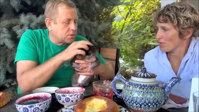 Царь Олег Алексеевич и царевна Люсьенда.                          Беседа во время обеда