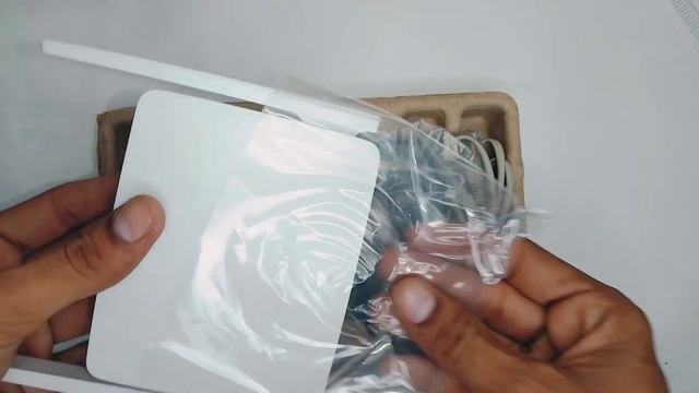 MERCUSYS 300 Mbps WiFi Router Unboxing.