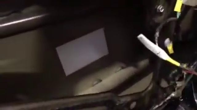 Камри не дешевый автомобиль, хоть это и относительно, а заводской шумки откровенно маловато