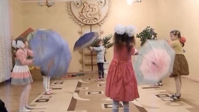 Господа купите зонтик!