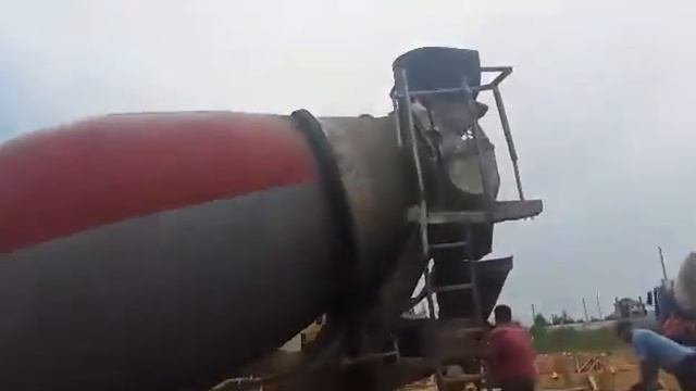 МАЗ миксер разгрузка бетона