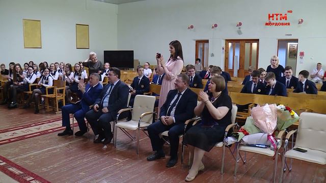 Вручение свидетельств о рабочих профессиях ученикам 10 школы