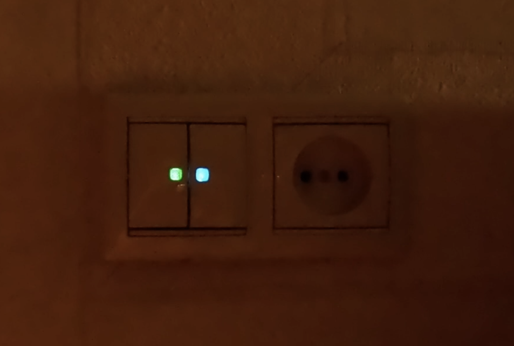 Замена лампы подсветки в выключателе LEGRAND на светодиод ( любого цвета )