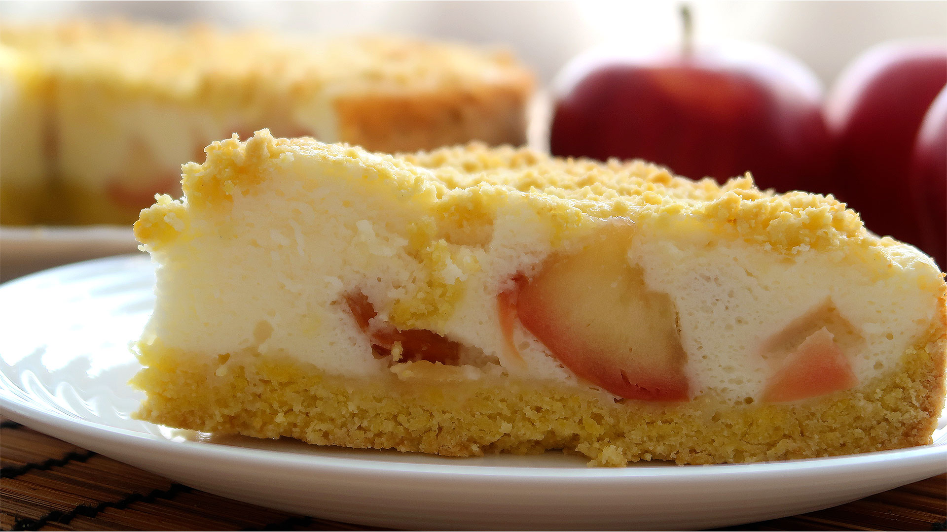 Яблочный пирог с кремом-суфле. Так вкусно и торта не нужно.