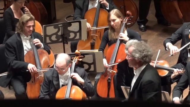 Beethoven  Symphony No. 4 in B-flat Op. 60 (excerpt) - Cleveland Orchestra - Franz Welser-Möst