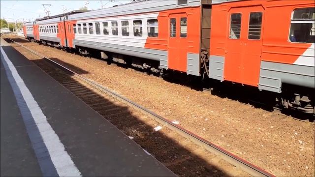 ЭД4М-0261 сообщением "Москва-- Сергиев Посад ", прибывает на конечную станцию Сергиев Посад