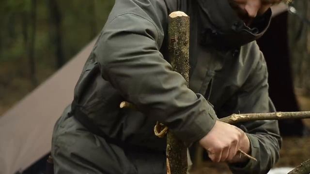 BUSHCRAFT TRIP - BELOW FREEZING, CANVAS TENT, SAMI FIRE, REINDEER SKIN, FINNISH AXE etc..mp4