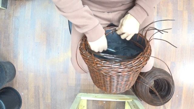 Кашпо из ротанга своими руками эпизод №11