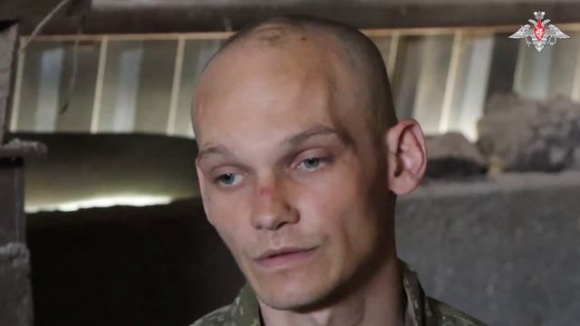 Российские бойцы спасли раненого украинского военнослужащего, брошенного на позиции