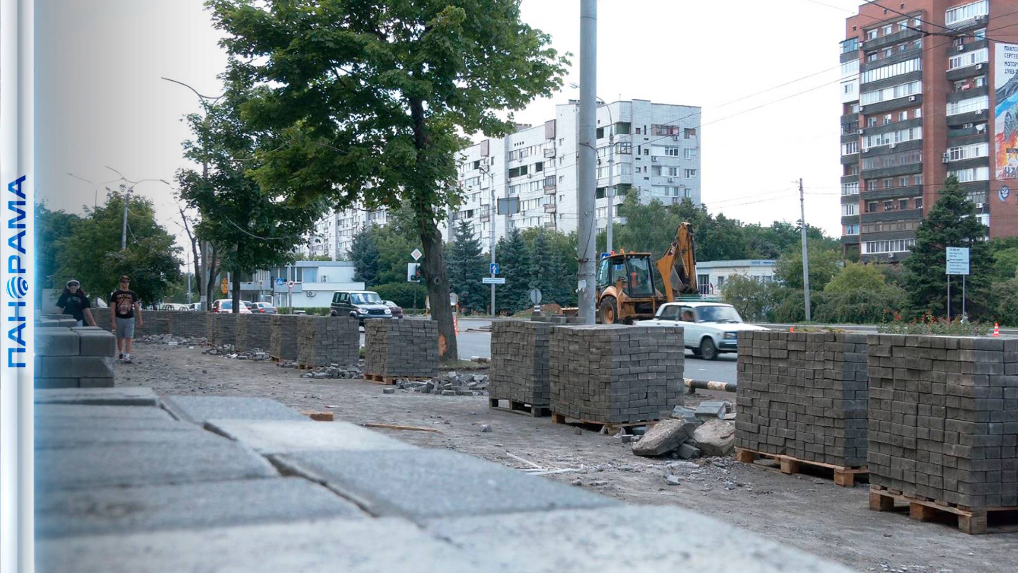 Реконструкция проспекта Ильича в Донецке. Куда на самом деле увозят тротуарную плитку?