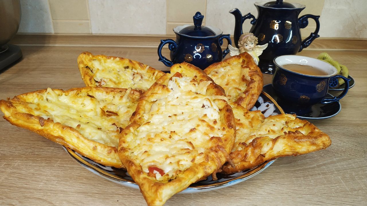 ВКУСНЫЕ СЫРНЫЕ ТВОРОЖНЫЕ ЛОДОЧКИ, КОТОРЫЕ НАПОМИНАЮТ ПП ХАЧАПУРИ ПО-АДЖАРСКИ???