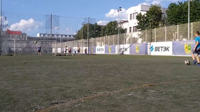 Удары по воротам и сейвы вратаря!