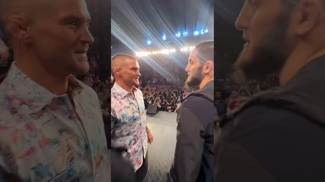 Ислам Махачев vs Дастин Порье UFC 302. Битва взглядов.