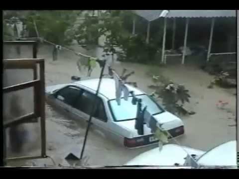 Наводнение под Новороссийском / Абрау Дюрсо 2002 год / Потоп / Катастрофа в горах / Прорыв плотины /